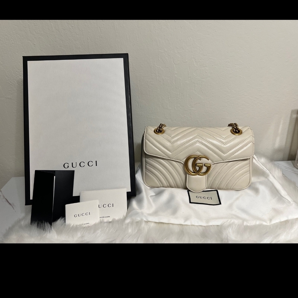 Gucci GG Marmont Matelasse small shoulder bag